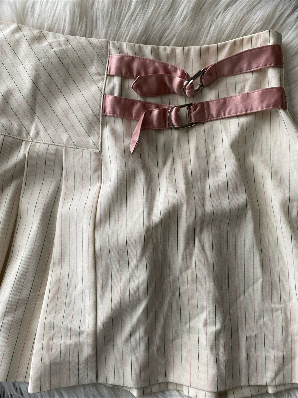 Diane Von furstenburg Cream Pleated Mini Skirt with Pink Buckle Straps - Picture 8 of 8